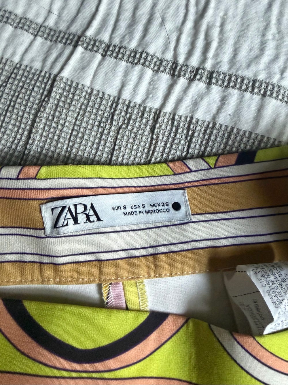 Zara Bermuda style Shorts Size Small - Picture 4 of 6